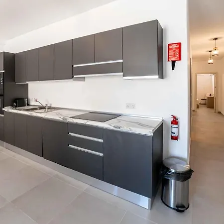 3 Bedroom Apartamento Sliema