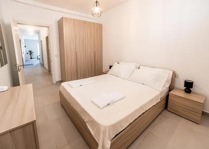 3 Bedroom Apartment *